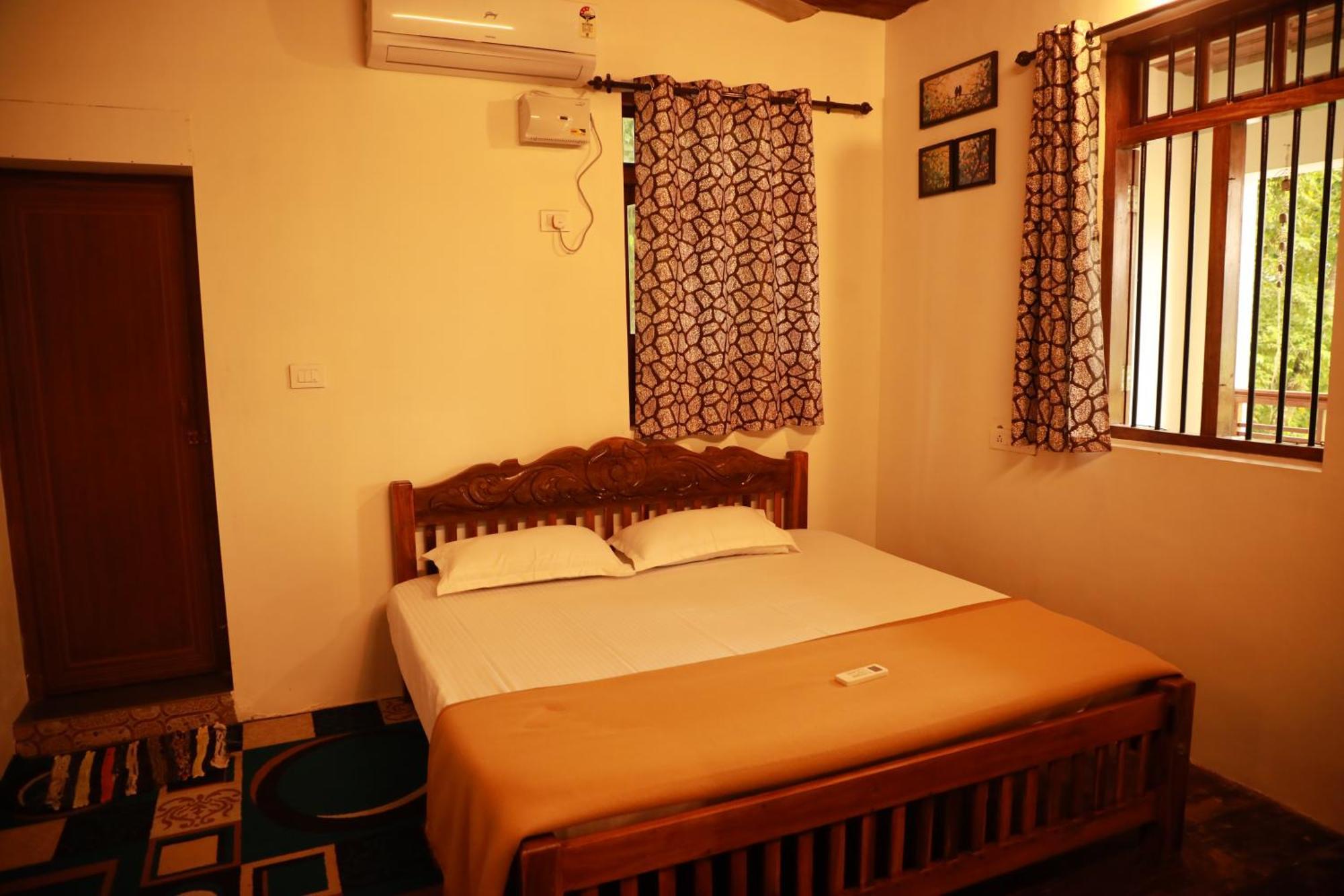 Kovalam Lake View Villa Vellayani Bagian luar foto